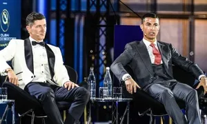 Lewandowski: 'Hàng triệu cầu thủ muốn noi gương Ronaldo'